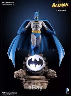 BATMAN WALL MOUNT Premium Format 17 Statue #80/215 Pop Culture Shock w Lights