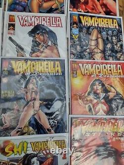 Big Lot Of 20 Comic Book Vampirella
