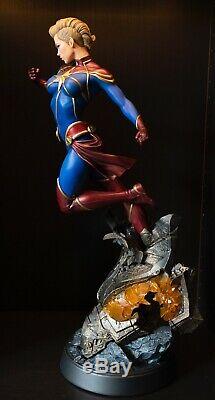 Captain Marvel Sideshow Premium Format Figure Statue Marvel Avengers Low Ed #86