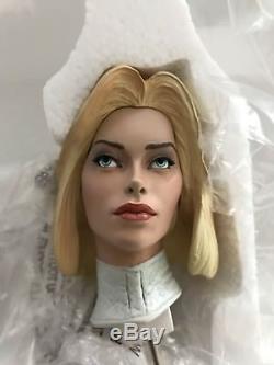 Emma Frost Sideshow Collectibles Exclusive Statue
