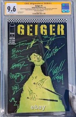 IMAGE/Ghost Machine GEIGER 1 2023 GLOW-IN-DARK EDITION CGC 9.6 -10 signatures