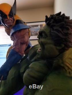 Marvel Hulk vs Wolverine Maquette Statue By Sideshow