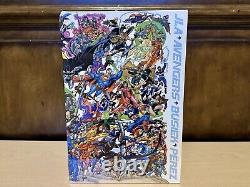 NEW JLA/Avengers Collector's Edition HC Slipcase Absolute Perez Busiek OOP