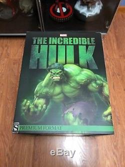 Sideshow Collectibles Incredible Hulk Premium Format Exclusive Statue Marvel