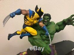 Sideshow Collectibles Marvel Hulk vs Wolverine Maquette 23 HIGH WITH BOX