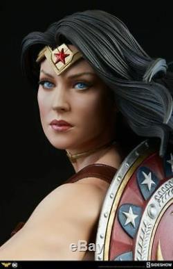 Sideshow Collectibles Wonder Woman Premium Format Figure 22 Statue