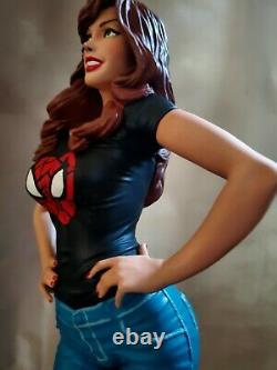 Spiderman MARY JANE 1/5 scale Custom statue Rare + Sideshow Book