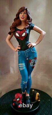 Spiderman MARY JANE 1/5 scale Custom statue Rare + Sideshow Book