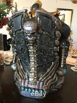 Thanos On Throne Sideshow Exclusive Maquette 622/750 In Hand