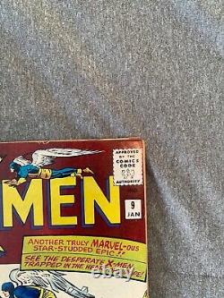 X Men 9 AVENGERS vs X MEN. First LUCIFER. Silver Age KEY